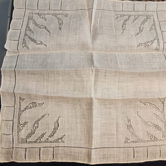 NWT Vintage Flame Drawn Work Vintage 11" Delicate Hanky - Picture 2 of 5